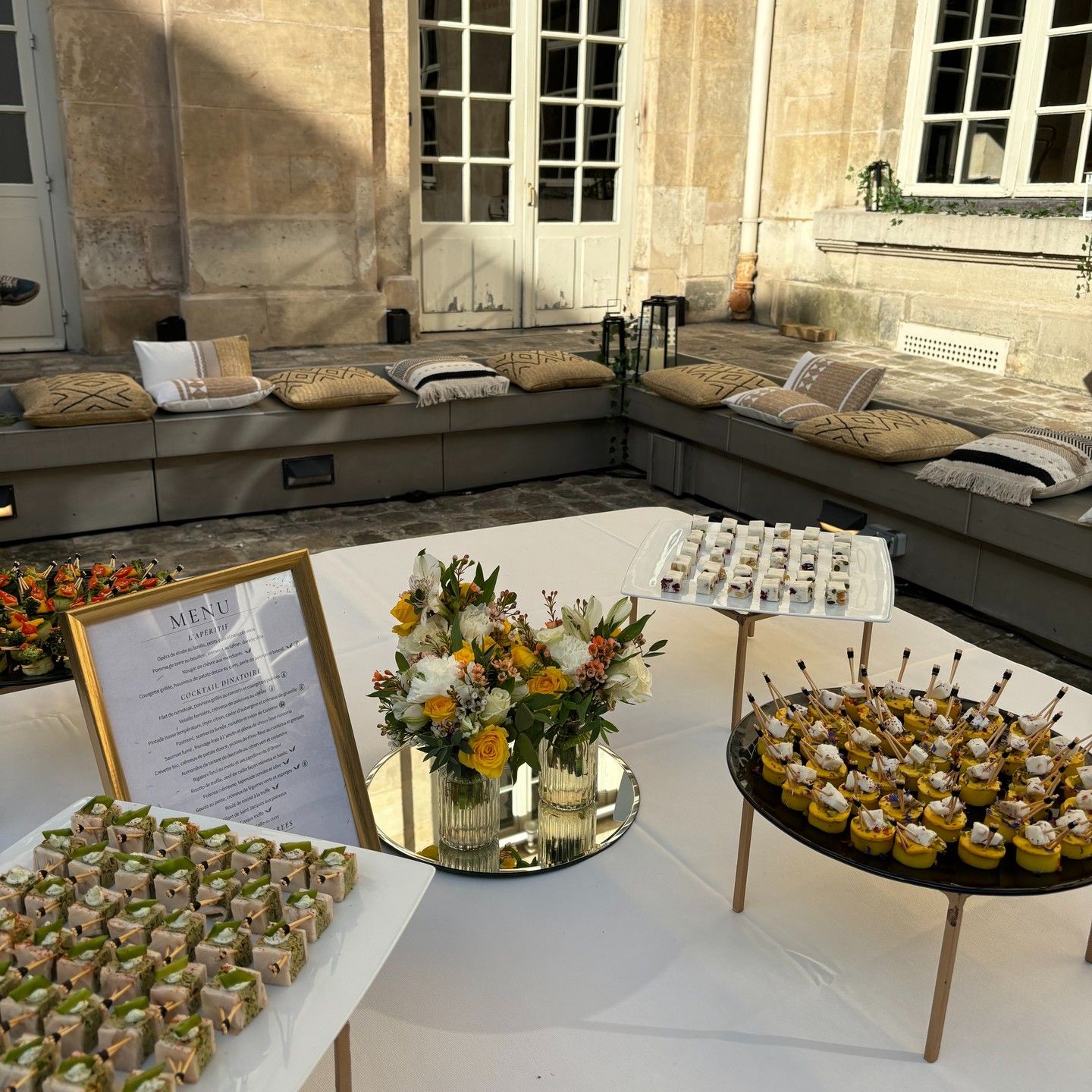 Mise en place d'un cocktail dinatoire personnalisé