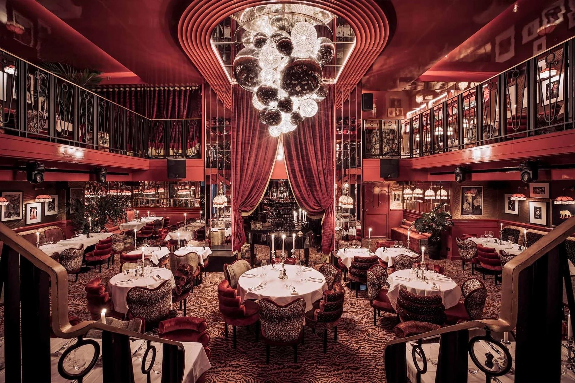 Restaurant au décor somptueux