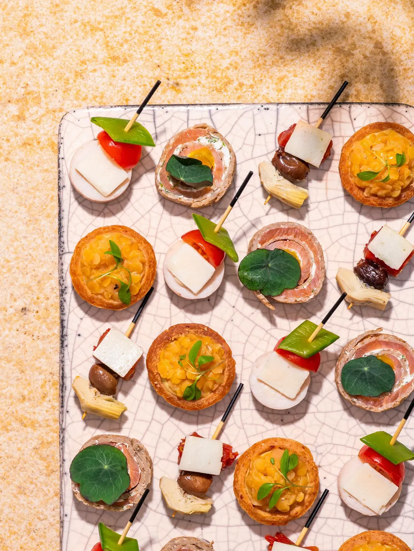 Diverses bouchées de cocktail raffinées