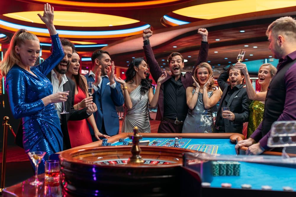 Collaborateurs autour d'un jeu de roulette